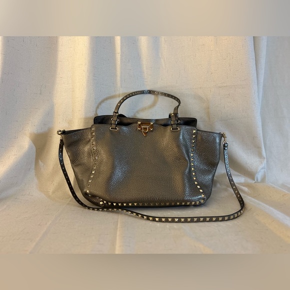 Valentino Rockstud Tote 🤍 - Picture 3 of 5